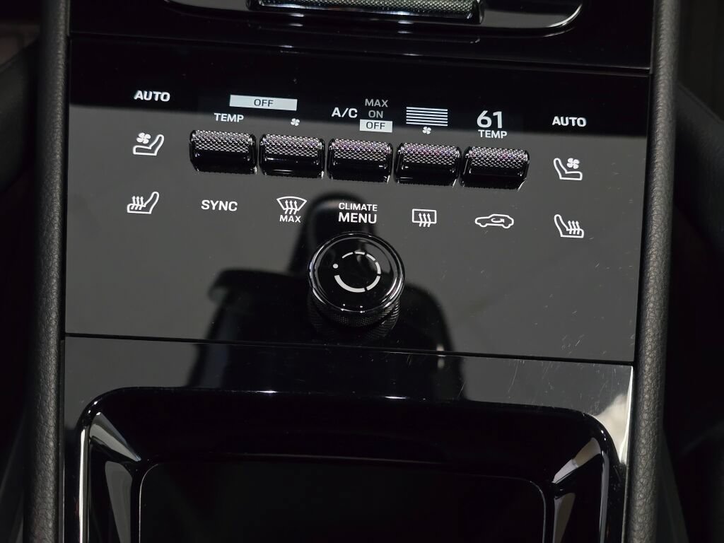 Certified 2025 Porsche Cayenne Coupe AWD/4WD image 17