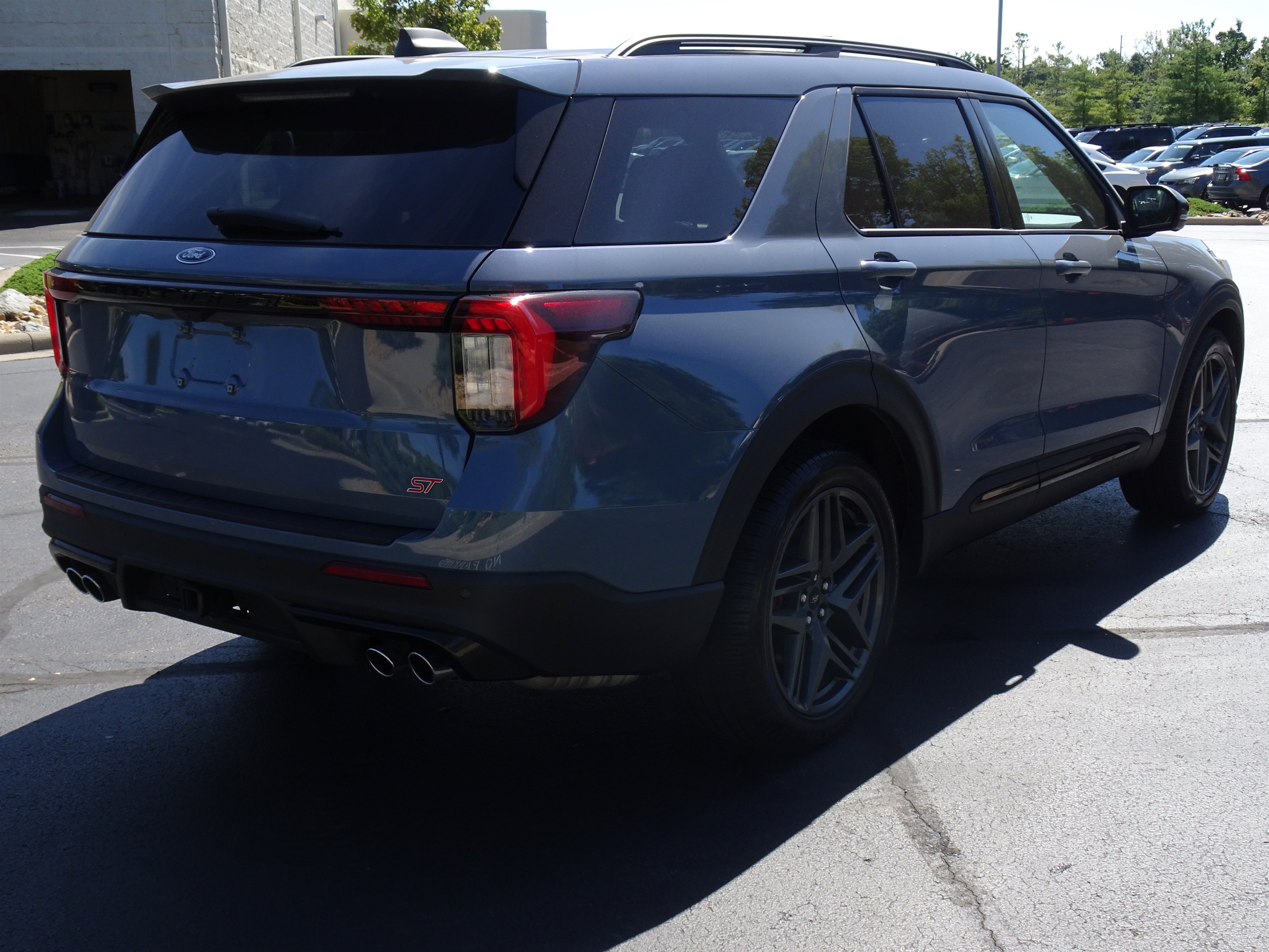 Used 2025 Ford Explorer ST AWD/4WD image 10