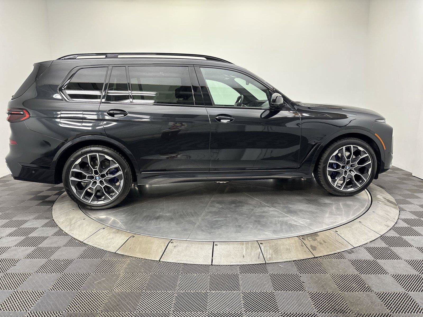 Used 2024 BMW X7 M60i AWD/4WD image 17