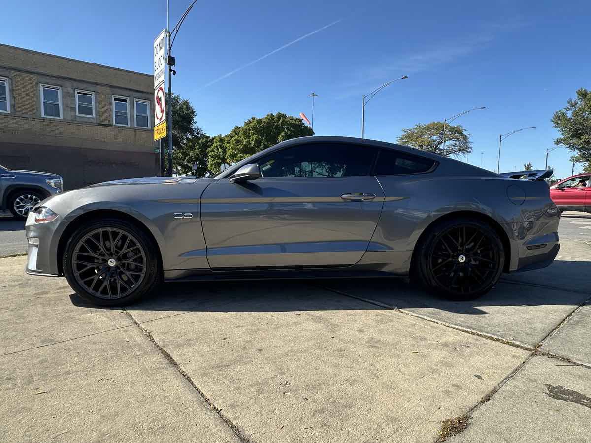 Used 2022 Ford Mustang GT Premium RWD image 9