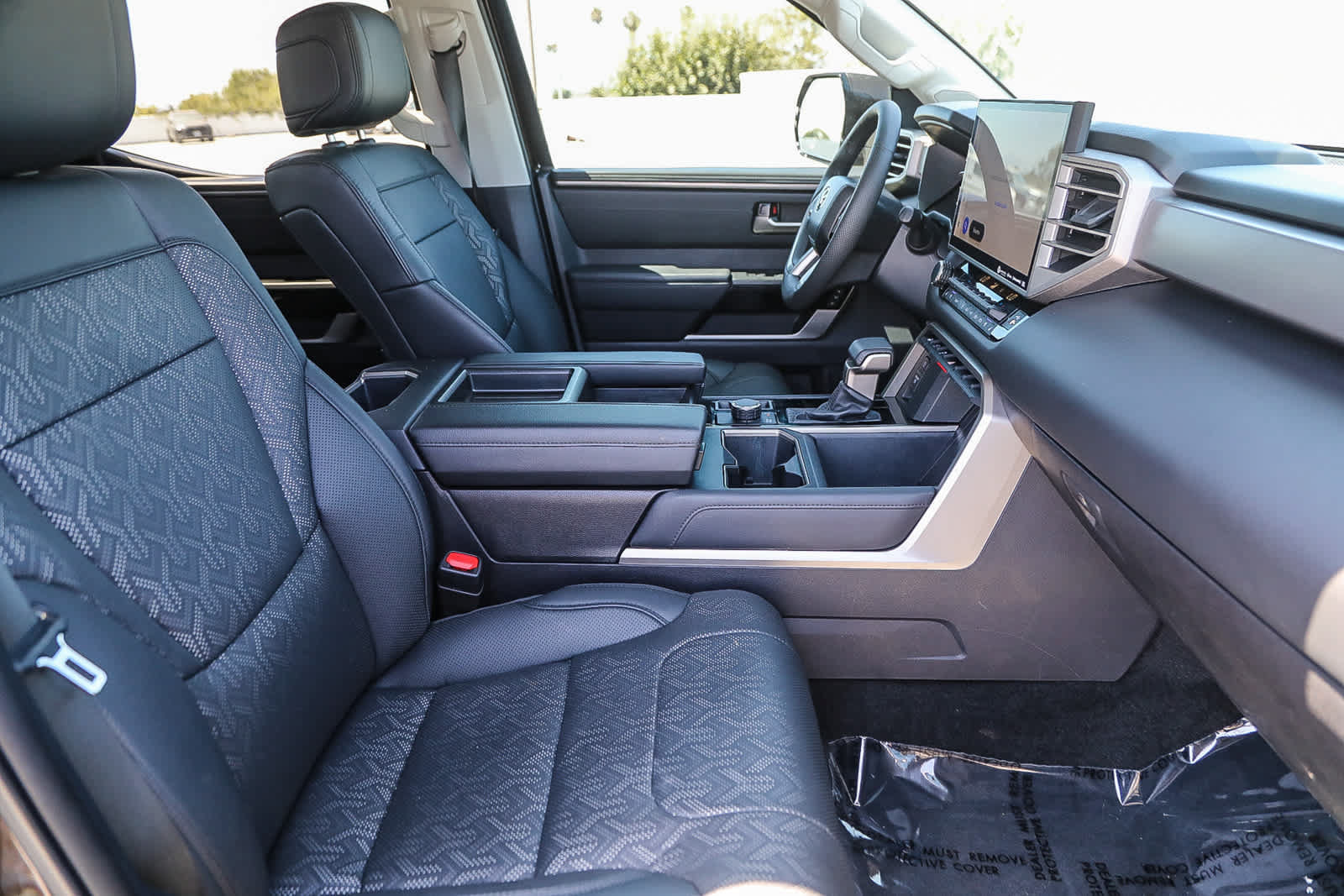 Used 2024 Toyota Tundra Limited AWD/4WD image 16