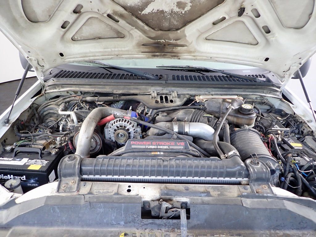 Used 2007 Ford F550 2WD Regular Cab Super Duty image 3
