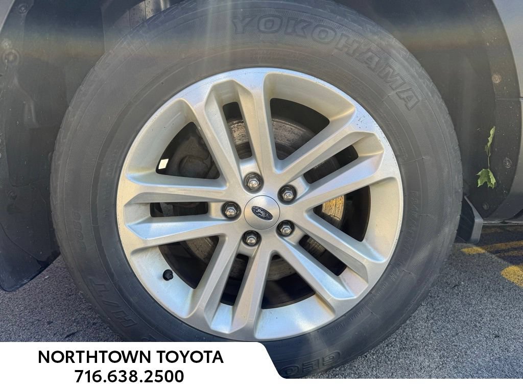 Used 2015 Ford Explorer XLT w/ Equipment Group 202B AWD/4WD image 23