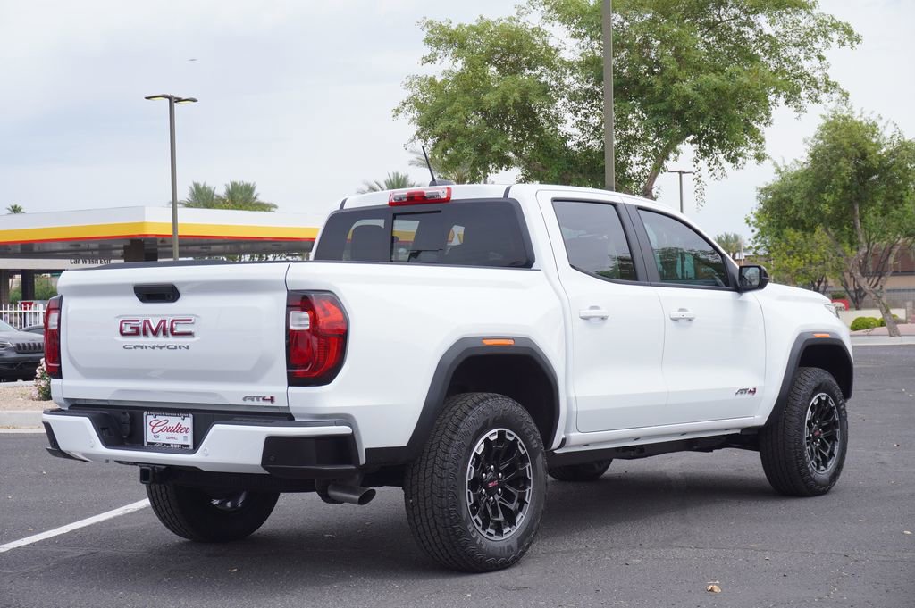 New 2026 GMC Canyon AT4 w/ AT4 Premium Package AWD/4WD image 3