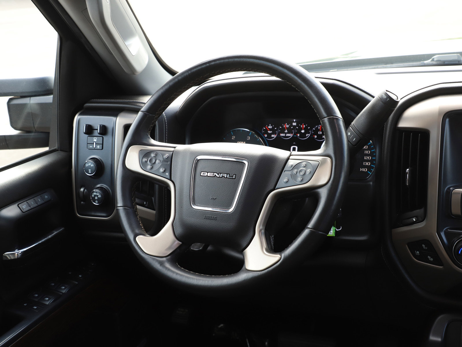 Used 2019 GMC Sierra 2500 Denali AWD/4WD image 15