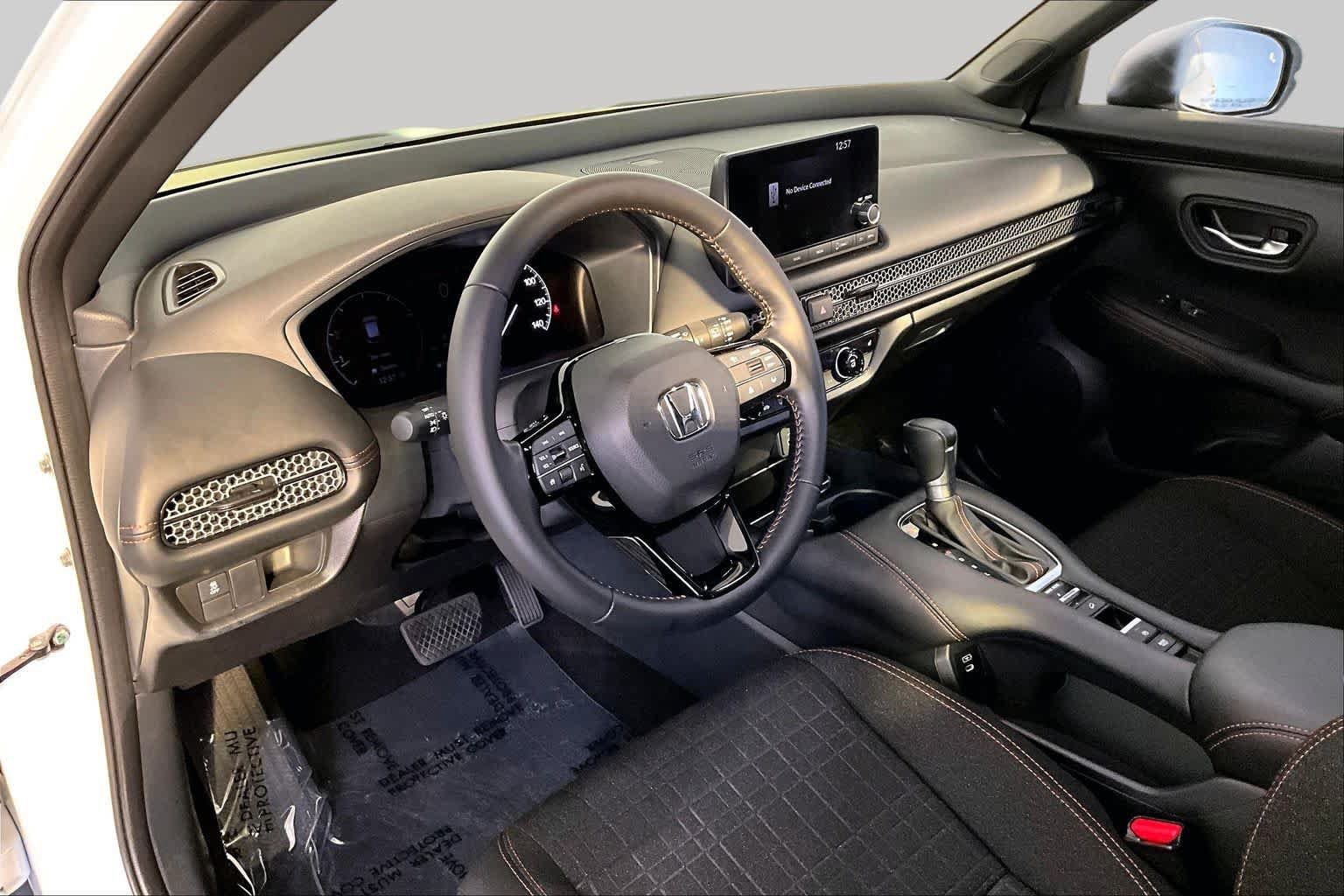 Used 2025 Honda HR-V Sport image 18
