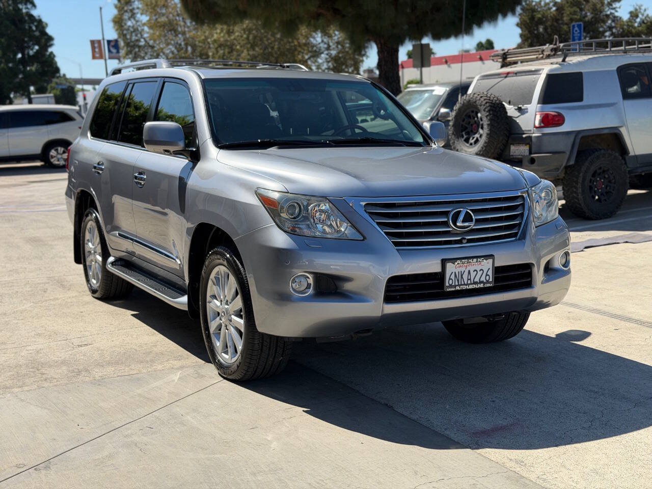 Used 2010 Lexus LX 570 4WD w/ Preferred Accessory Package image 4