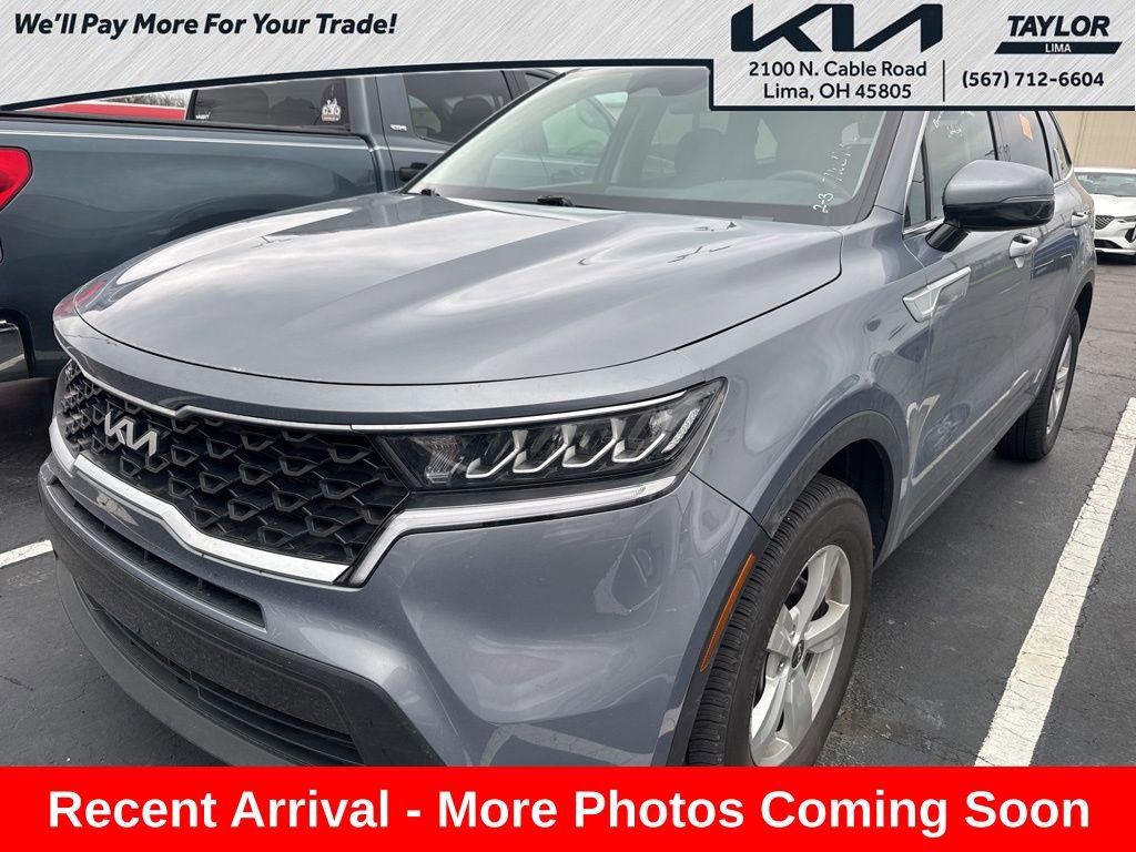 Used 2023 Kia Sorento LX image 1
