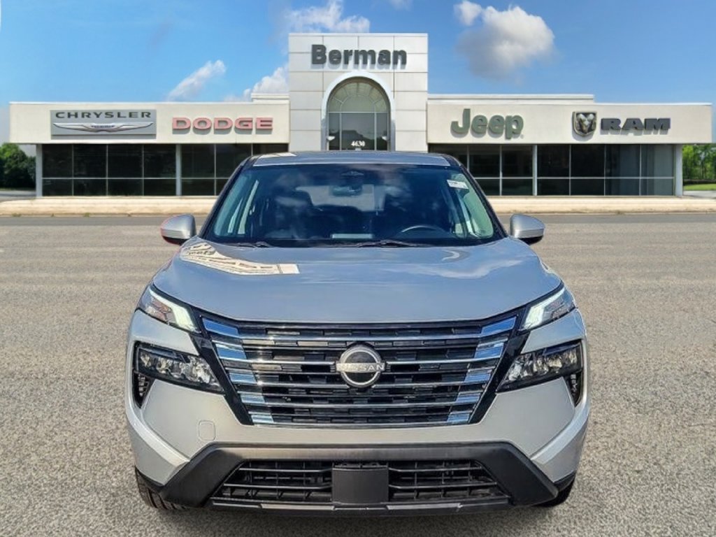 Used 2024 Nissan Rogue SV AWD/4WD image 8