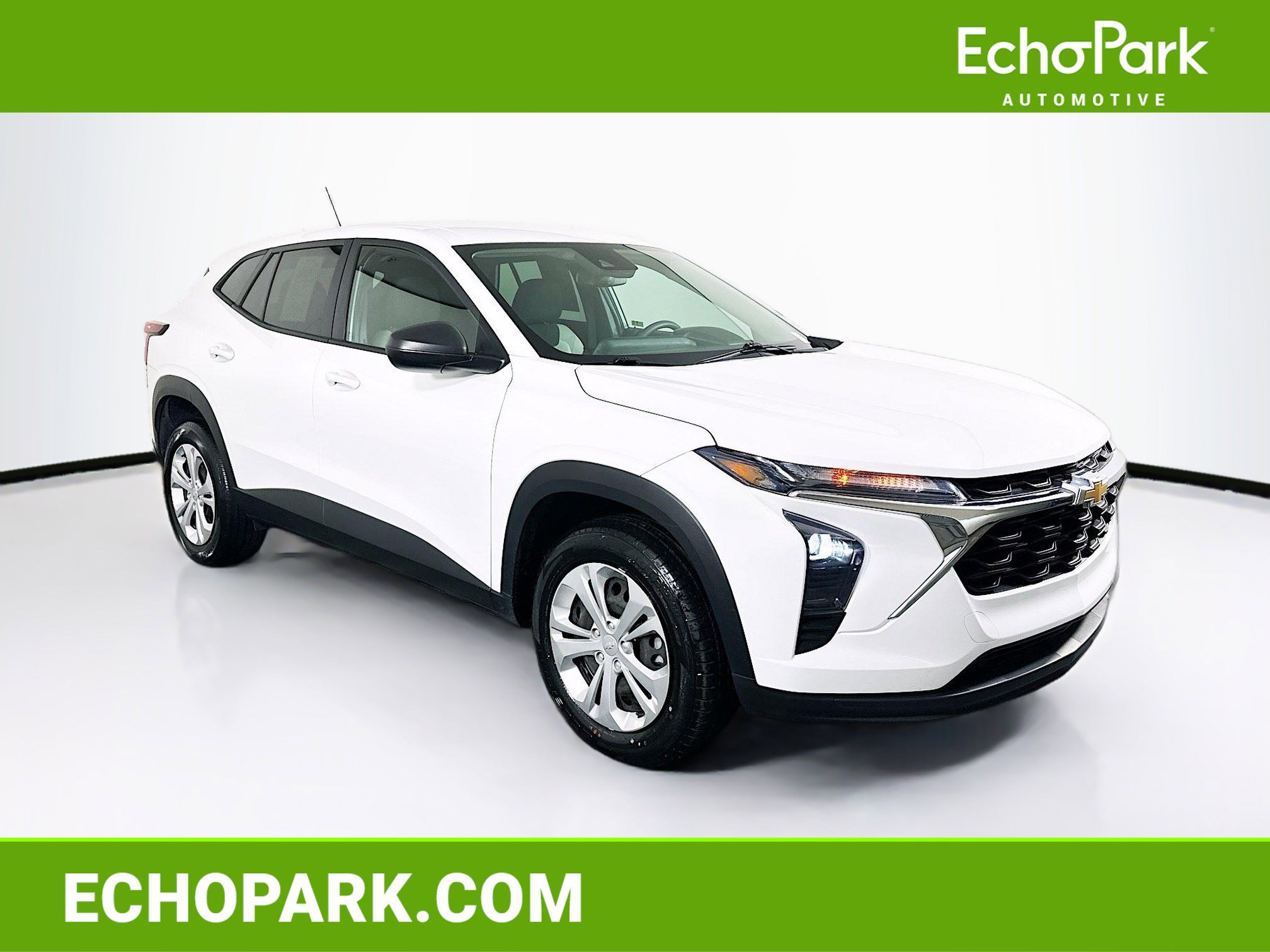Used 2024 Chevrolet Trax LS FWD image 1