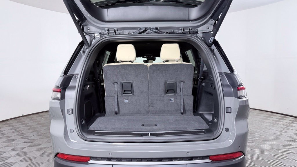 New 2027 Jeep Grand Cherokee L Limited AWD/4WD image 9