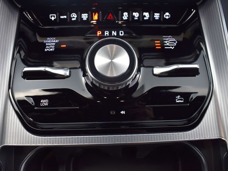 Used 2023 Jeep Grand Wagoneer L Series II w/ Premium Group II image 39