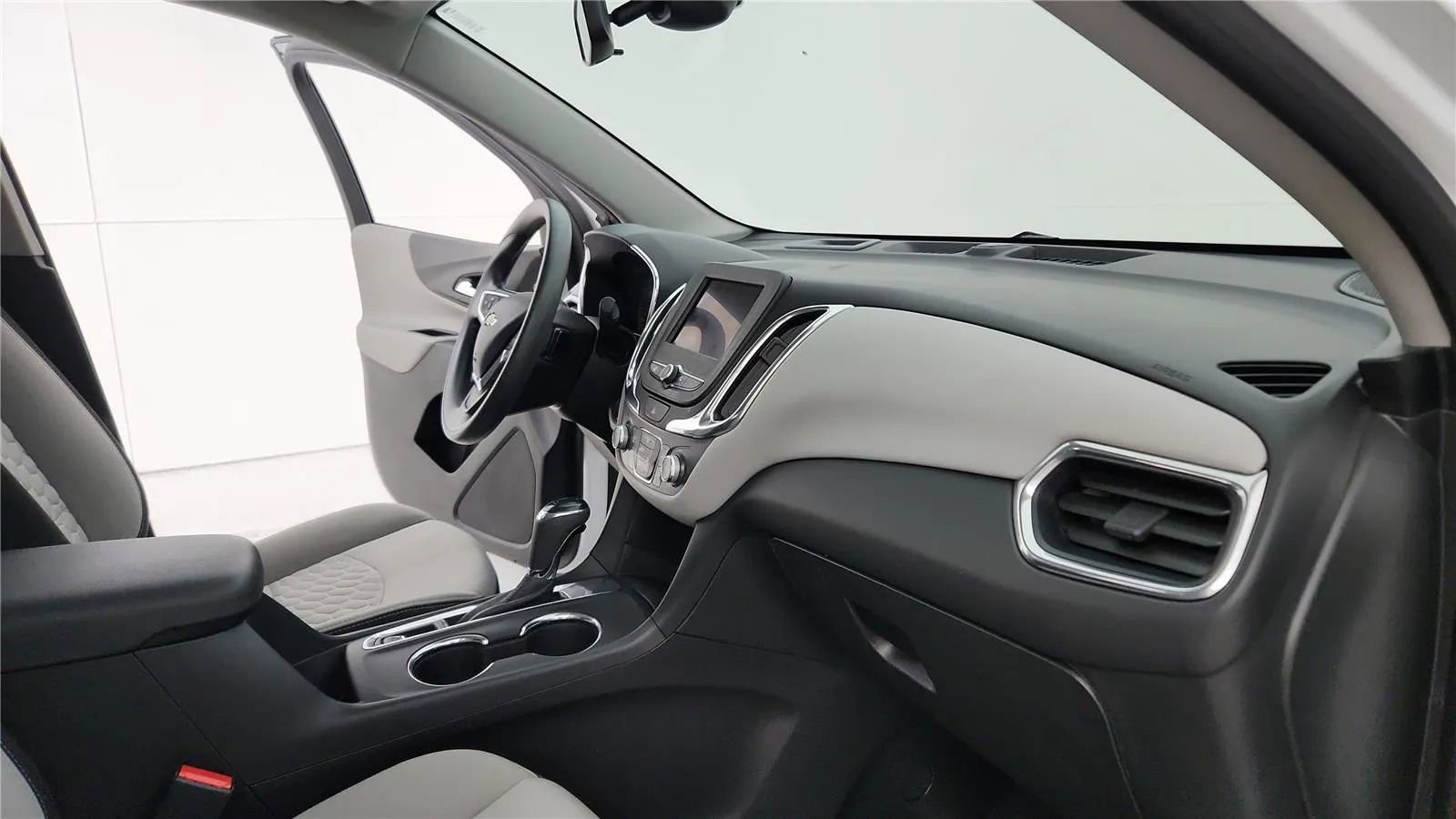 Used 2021 Chevrolet Equinox LS FWD image 47