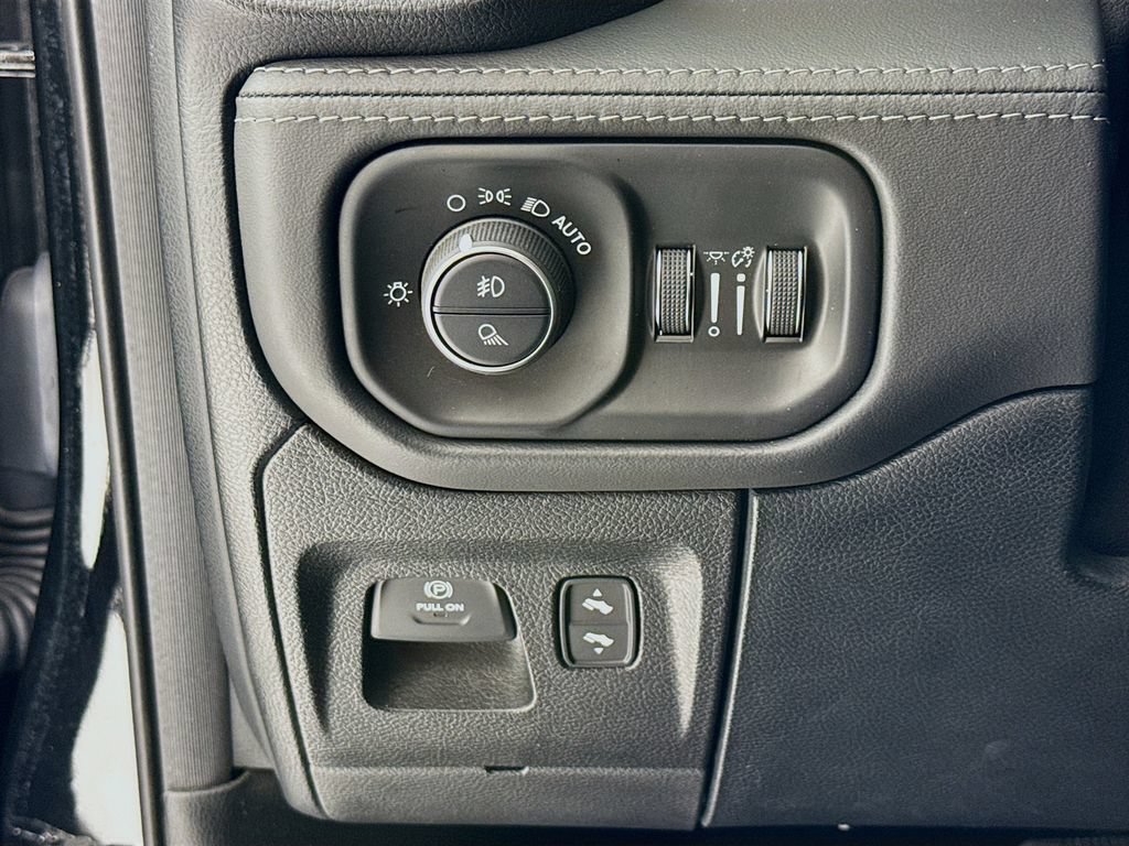 Used 2020 RAM 1500 Limited AWD/4WD image 14
