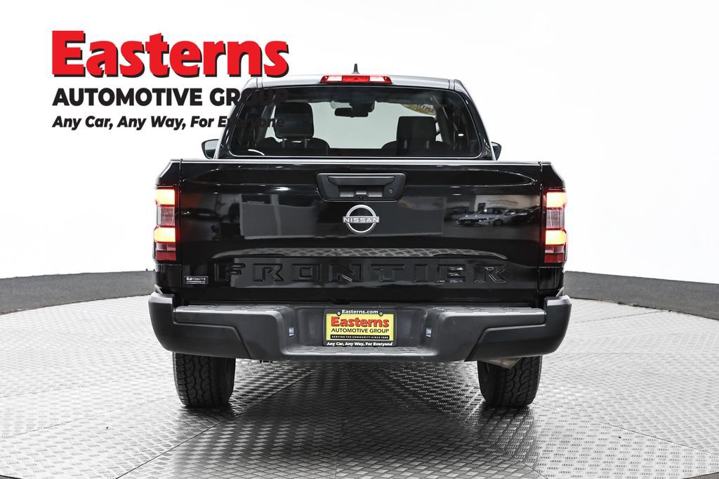 Used 2022 Nissan Frontier S RWD image 6