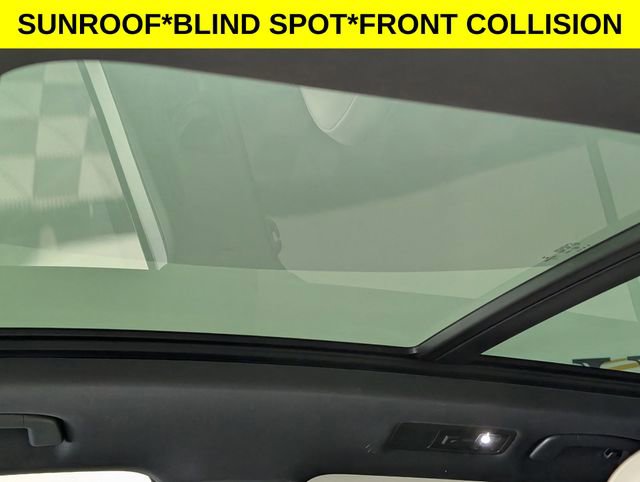 Used 2021 Volkswagen Tiguan SE R-Line w/ 3rd Row Seat Package image 13