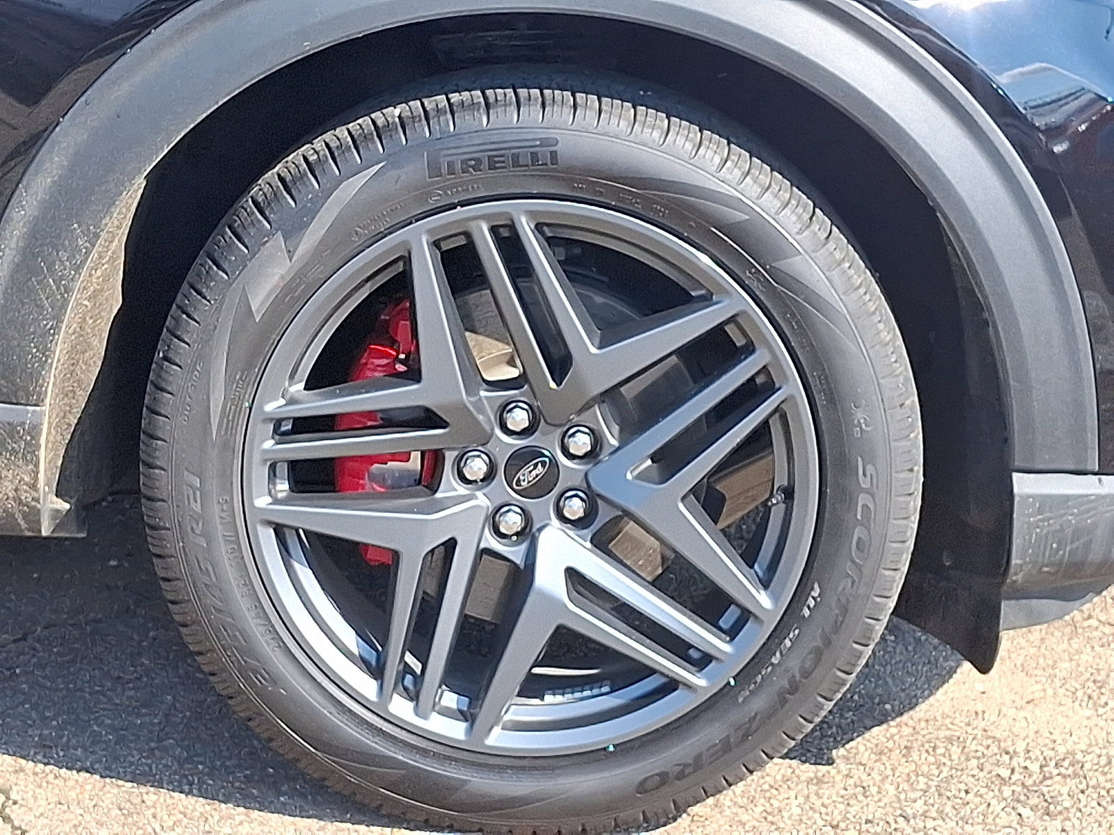 Used 2025 Ford Explorer ST image 8