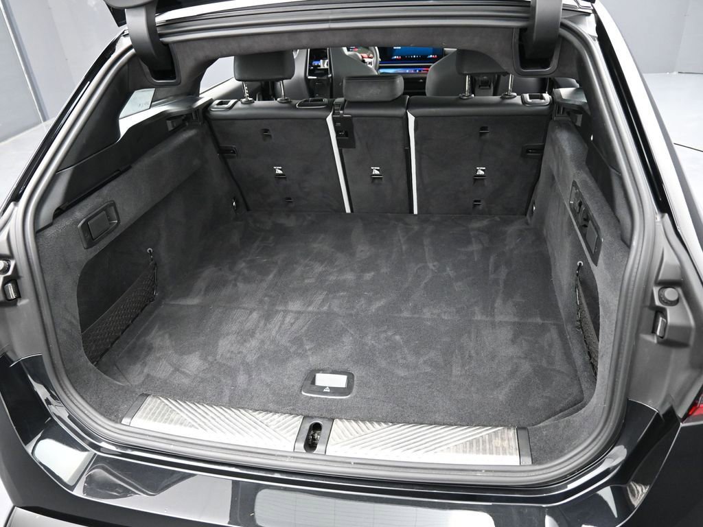 Used 2025 BMW M5 Touring image 35