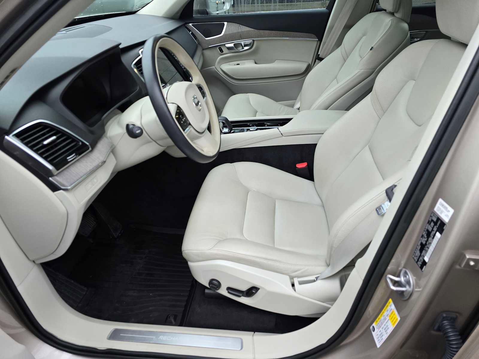 Certified 2023 Volvo XC90 T8 Plus w/ Protection Package Premier image 20