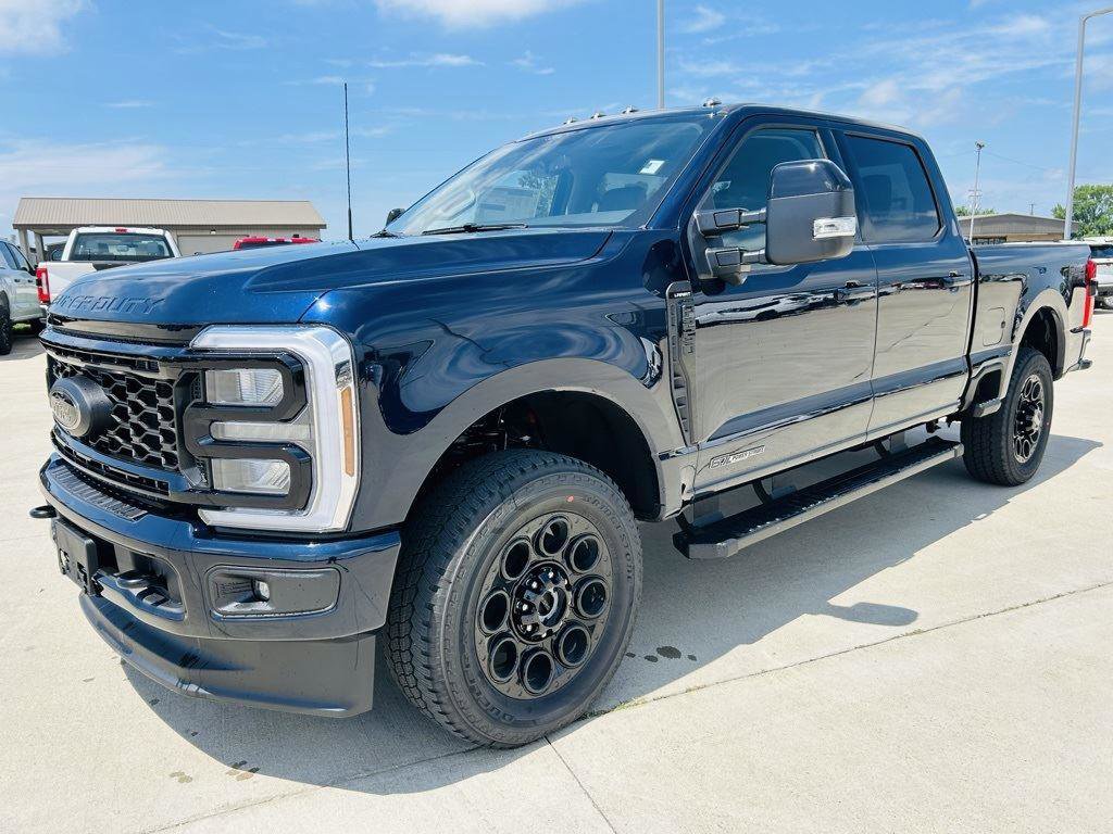 New 2025 Ford F250 Lariat w/ Black Appearance Package image 38