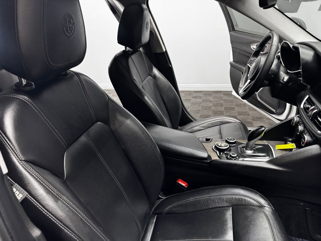Used 2019 Alfa Romeo Giulia Ti w/ Nero Edizione image 56