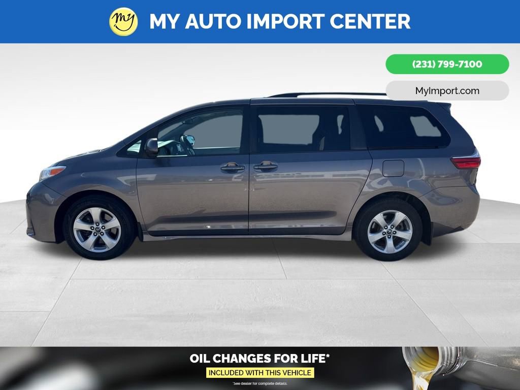 Used 2019 Toyota Sienna LE image 4