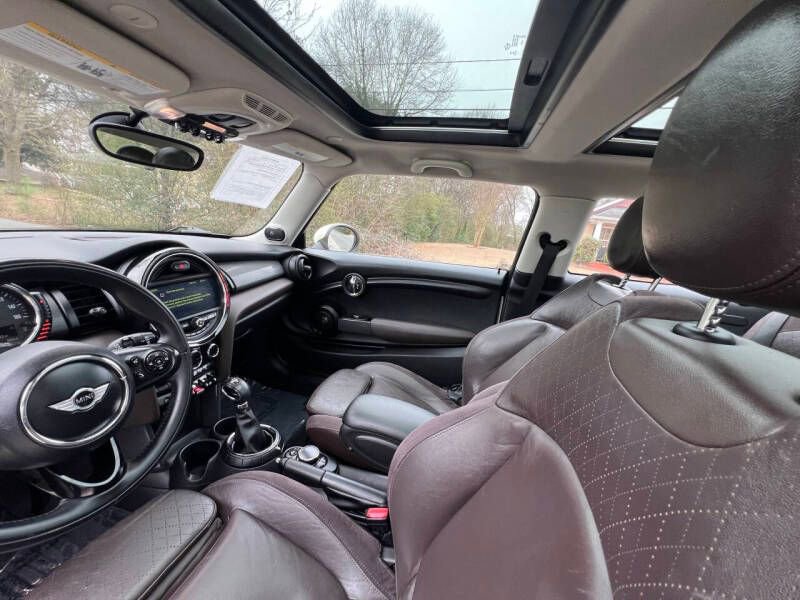 Used 2015 MINI Cooper 2-Door Hardtop image 8
