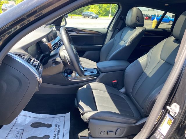 Used 2025 BMW X4 xDrive30i AWD/4WD image 17