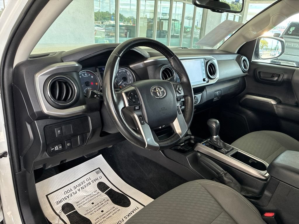 Used 2020 Toyota Tacoma SR5 AWD/4WD image 19