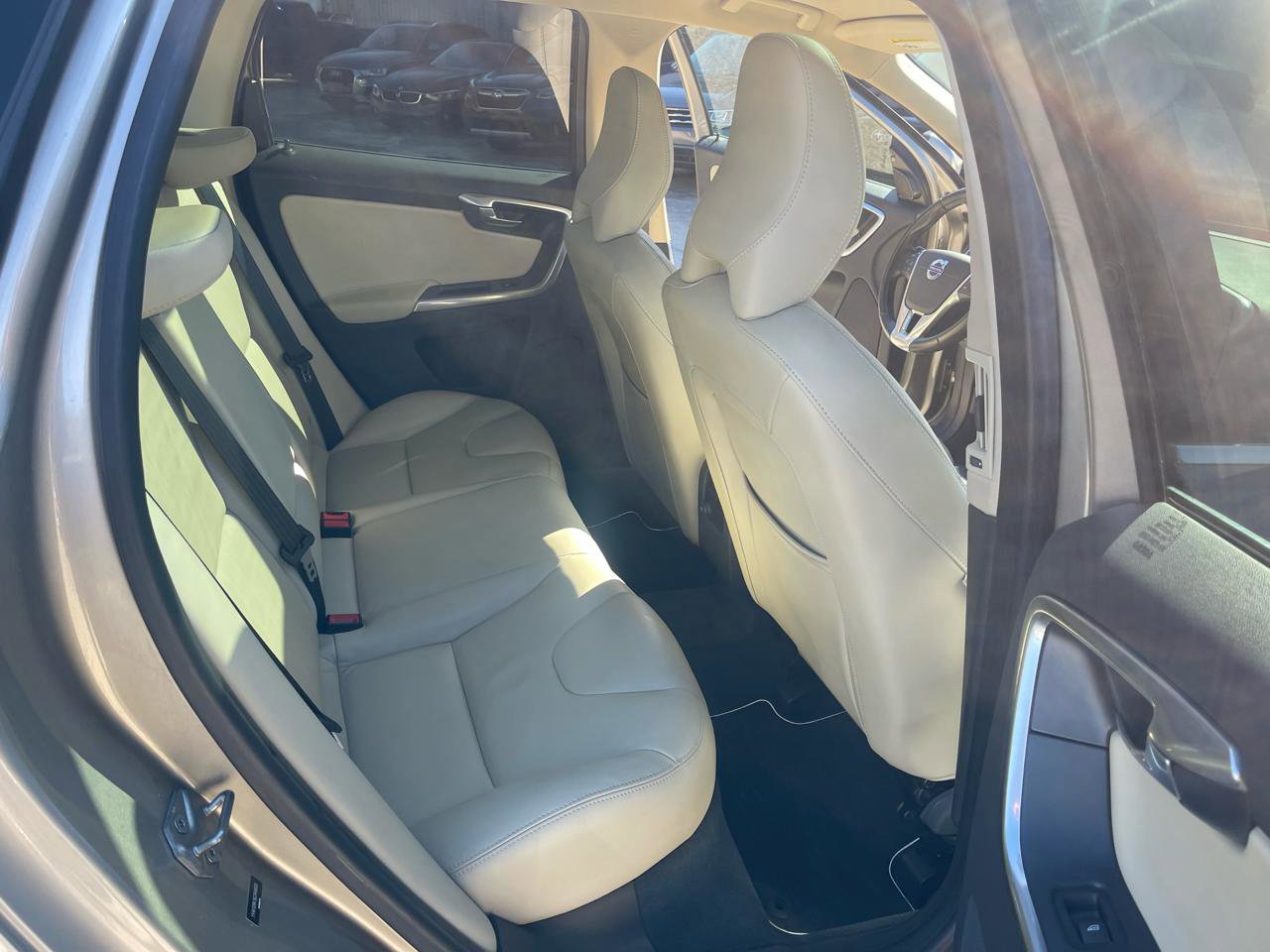 Used 2016 Volvo XC60 T5 Premier w/ Protection Package image 21