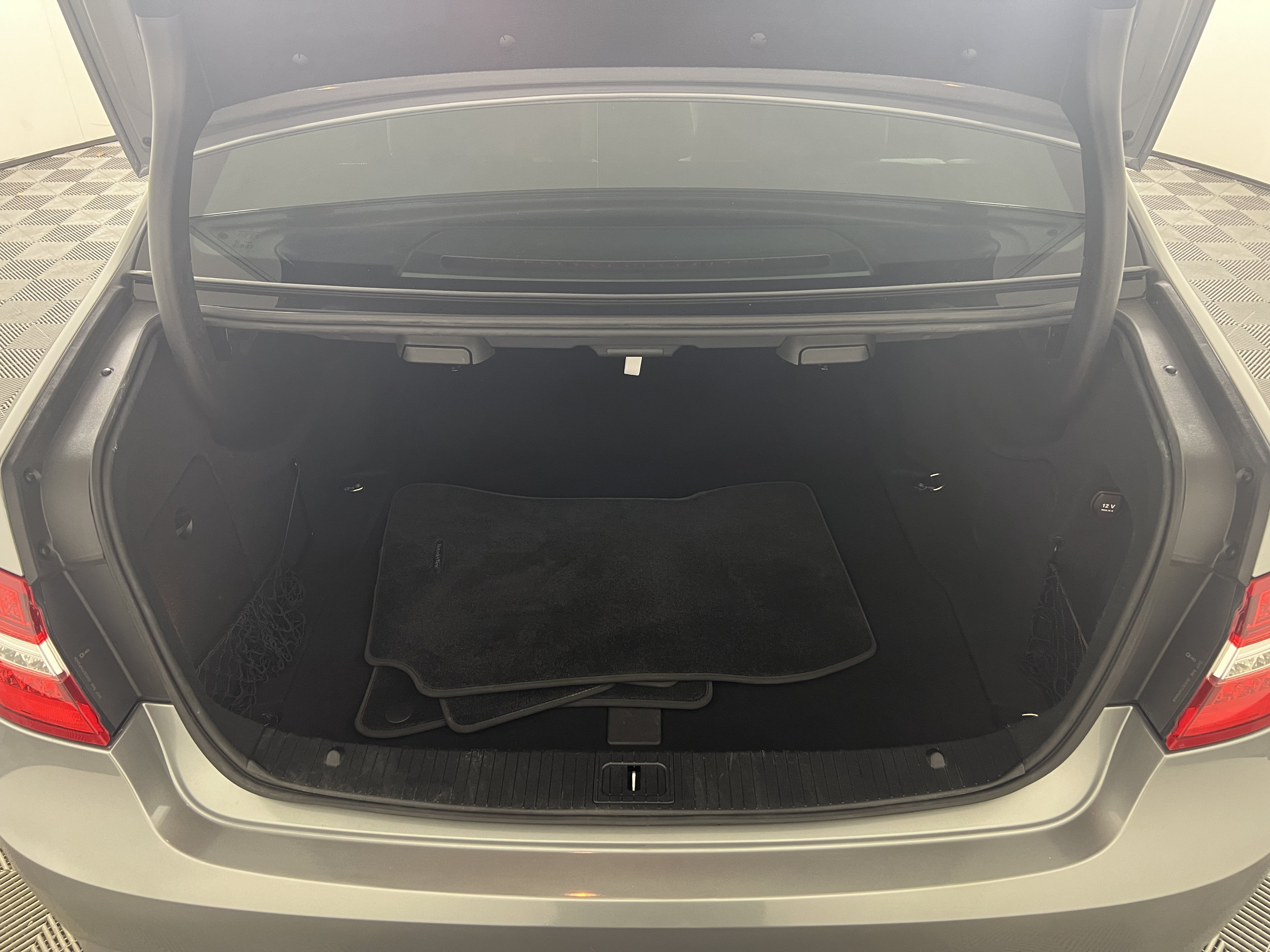 Used 2012 Mercedes-Benz E 350 Sedan image 19
