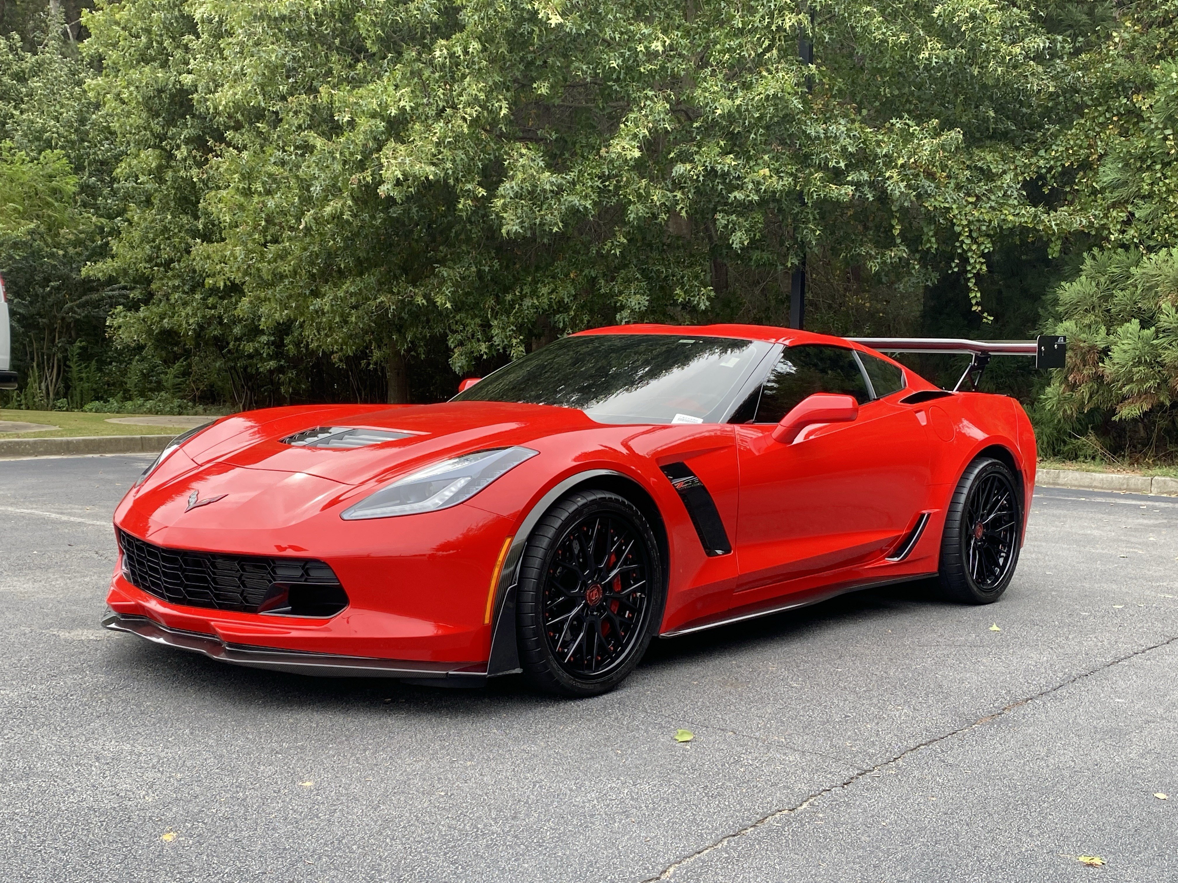 Used 2015 Chevrolet Corvette Z06 w/ 3LZ Preferred Equipment Group RWD image 5