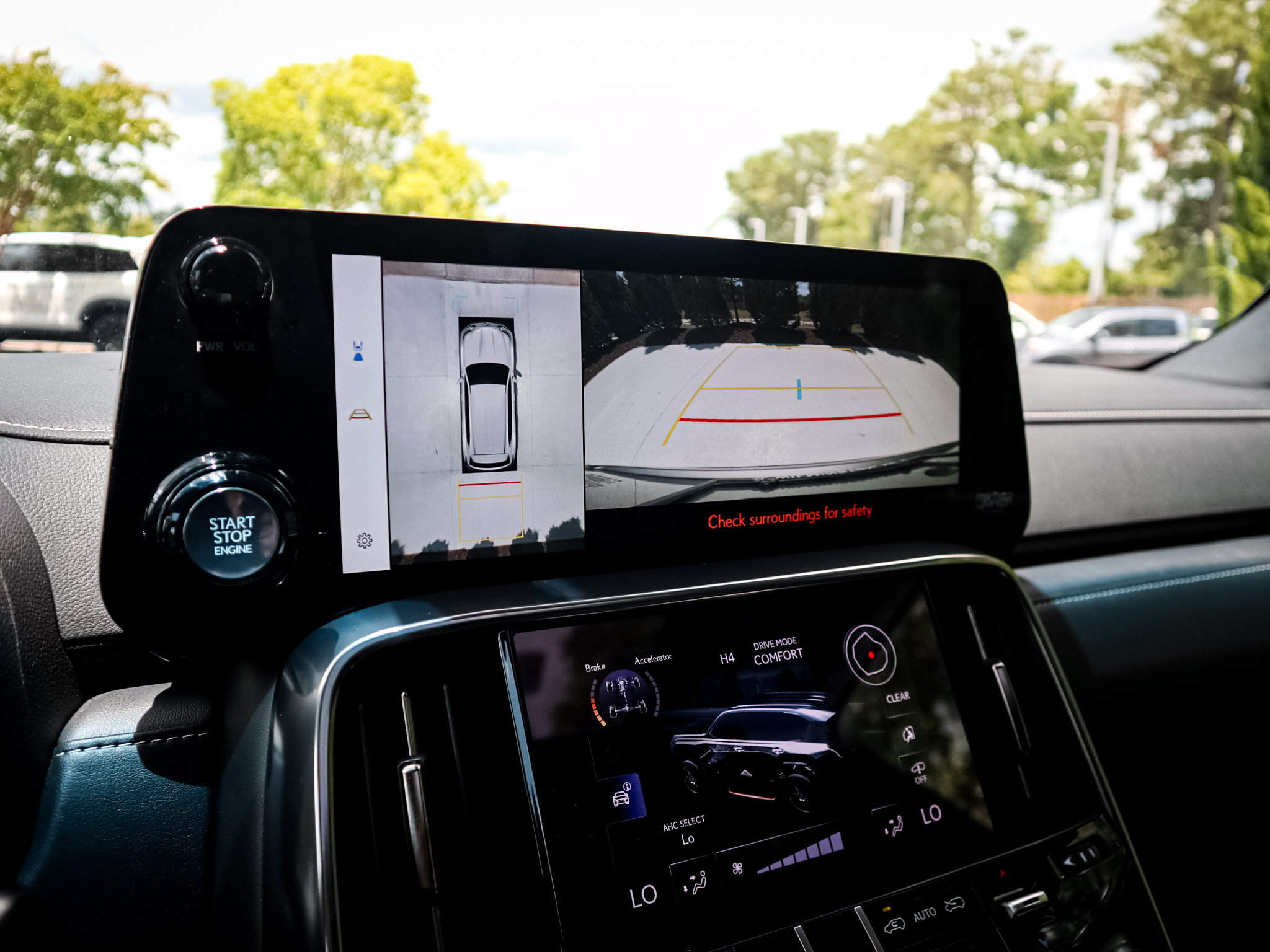 Used 2022 Lexus LX 600 4WD w/ Appearance Package image 25