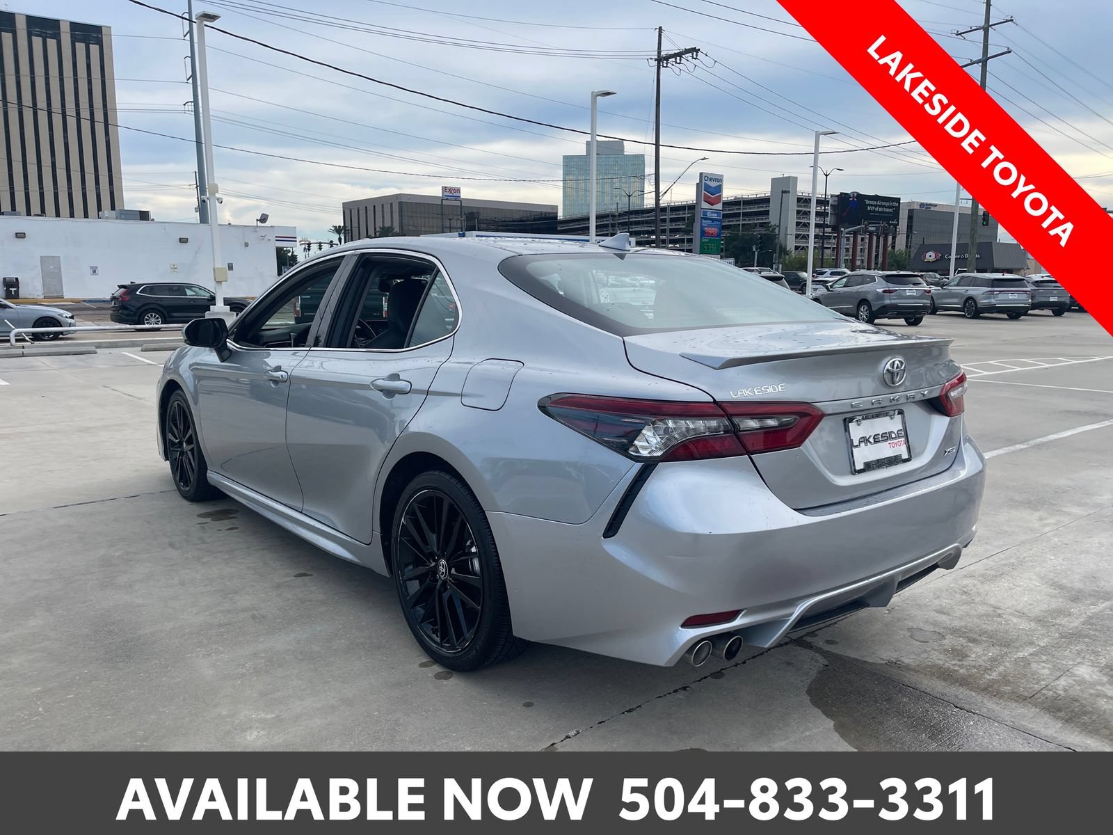 Used 2024 Toyota Camry XSE FWD image 3