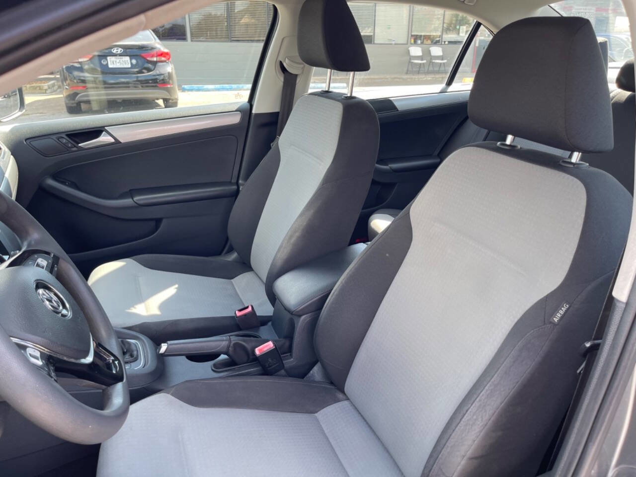 Used 2017 Volkswagen Jetta S image 10