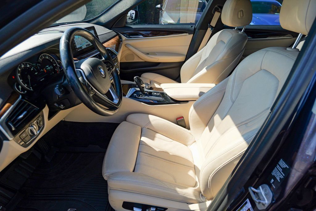 Used 2018 BMW 540i xDrive image 19