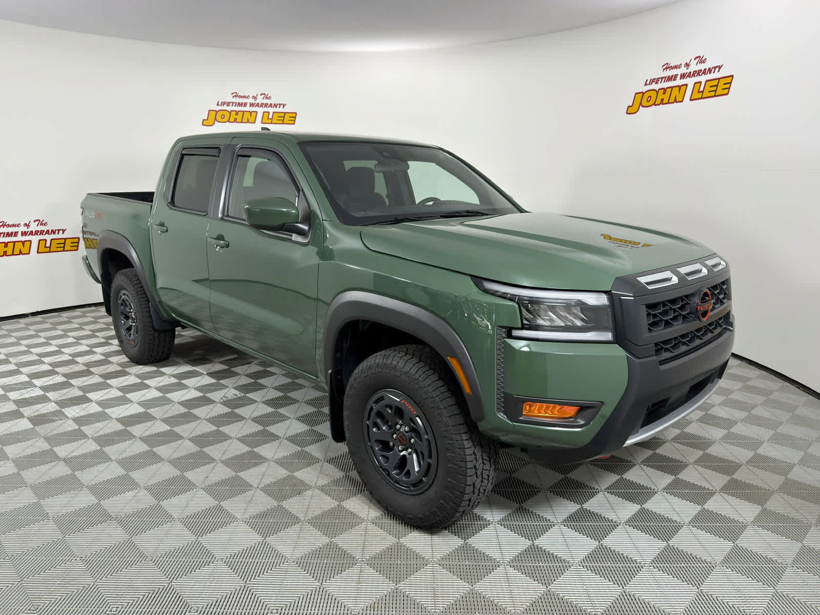 Used 2026 Nissan Frontier PRO-4X w/ Tow Package AWD/4WD image 7