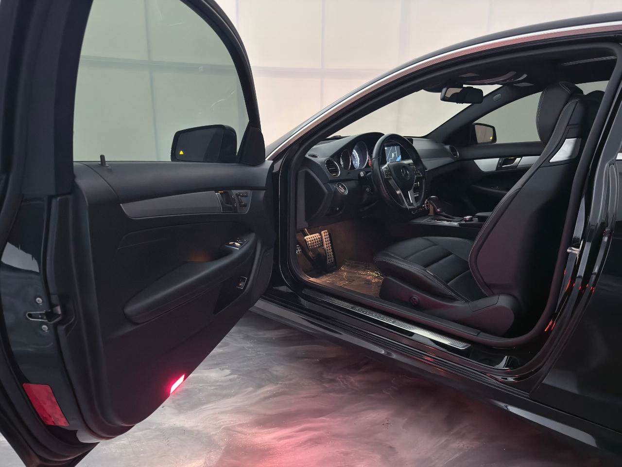 Used 2015 Mercedes-Benz C 350 4MATIC Coupe image 17