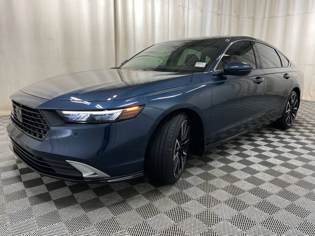 Used 2024 Honda Accord Touring image 3