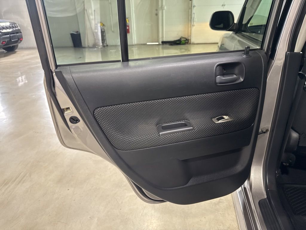 Used 2005 Scion xB FWD image 23