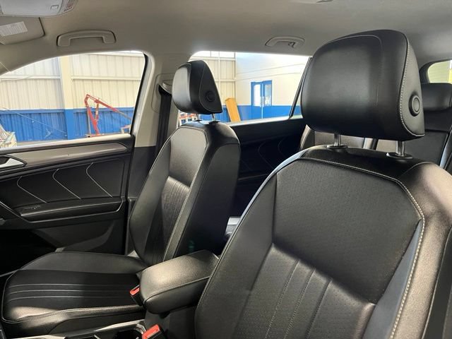 Used 2024 Volkswagen Tiguan SE FWD image 25