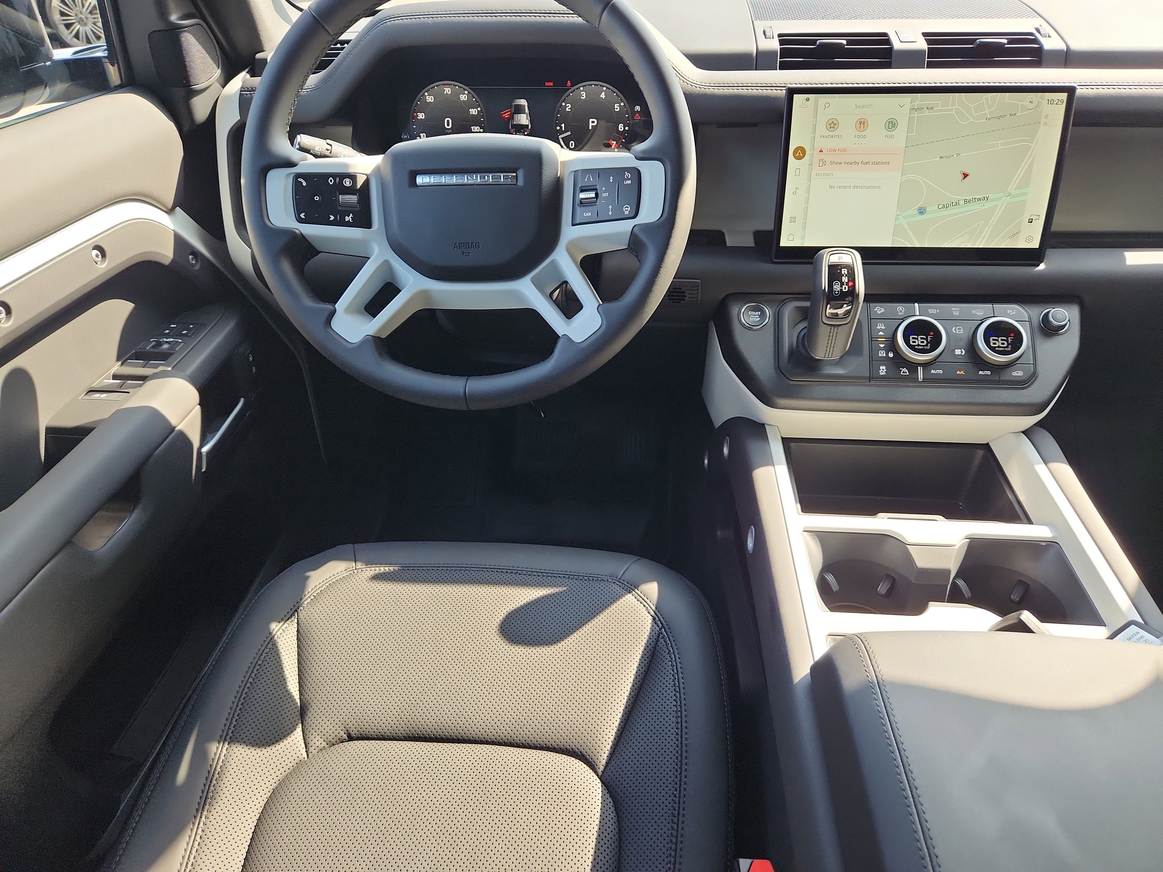 Used 2025 Land Rover Defender 110 S image 4