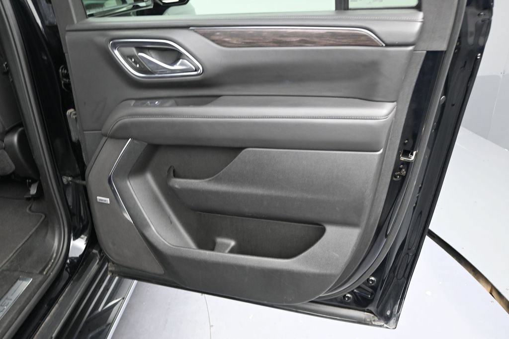 Used 2024 Chevrolet Suburban LT AWD/4WD image 9