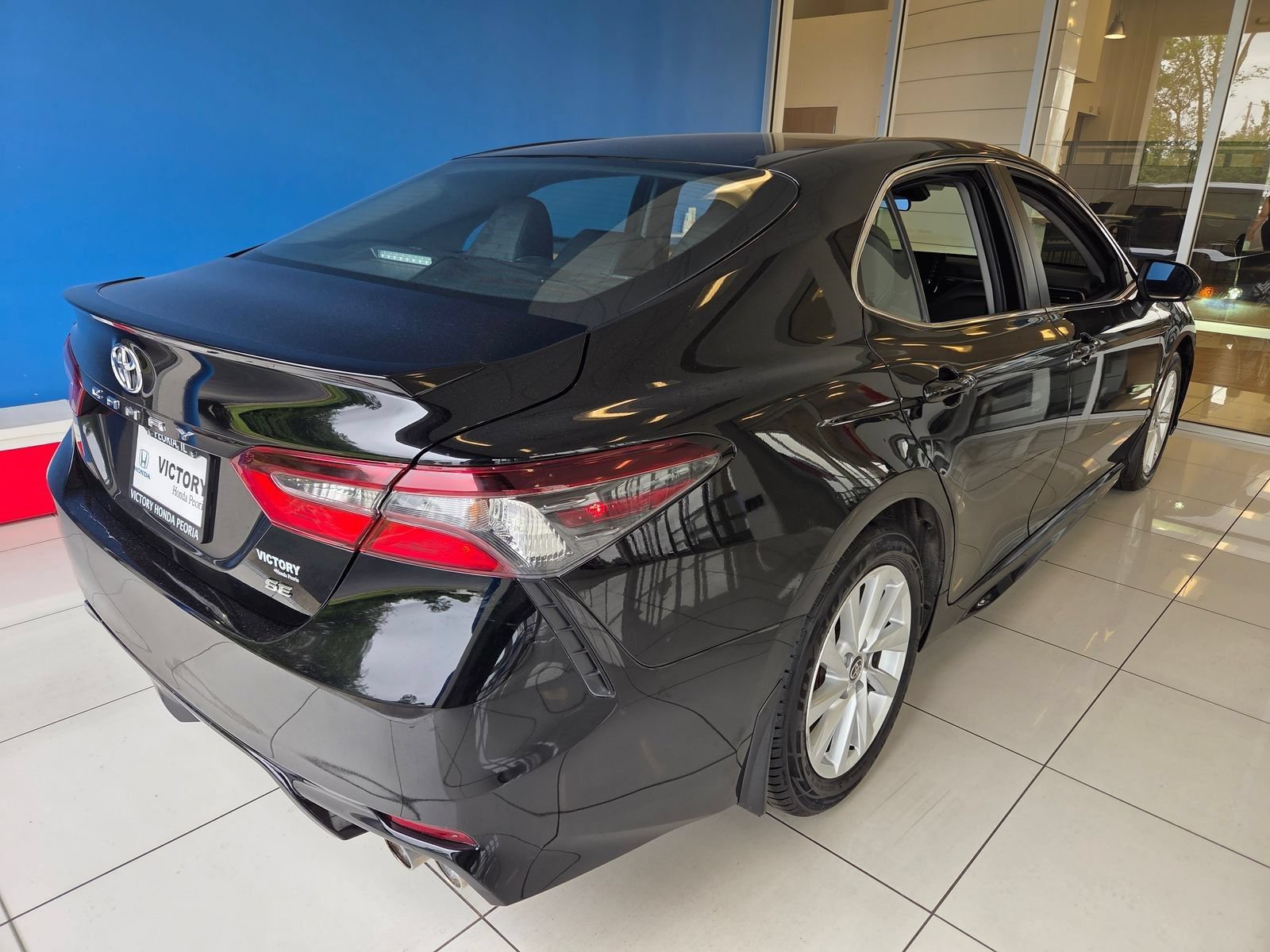 Used 2024 Toyota Camry SE FWD image 6