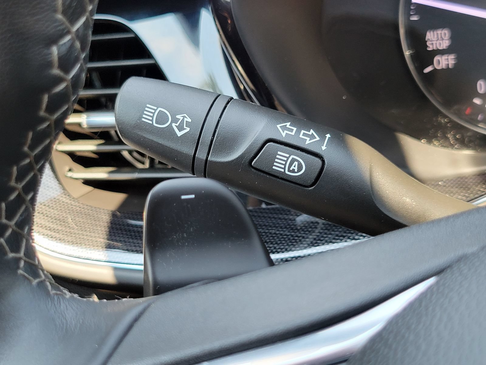 Used 2023 Buick Envision Essence AWD/4WD image 17