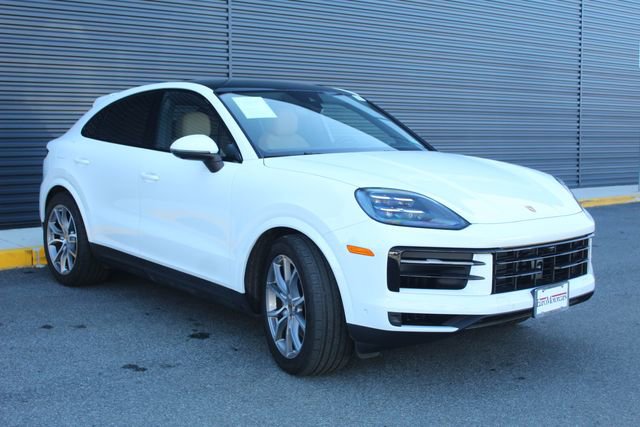 Certified 2025 Porsche Cayenne Coupe image 10