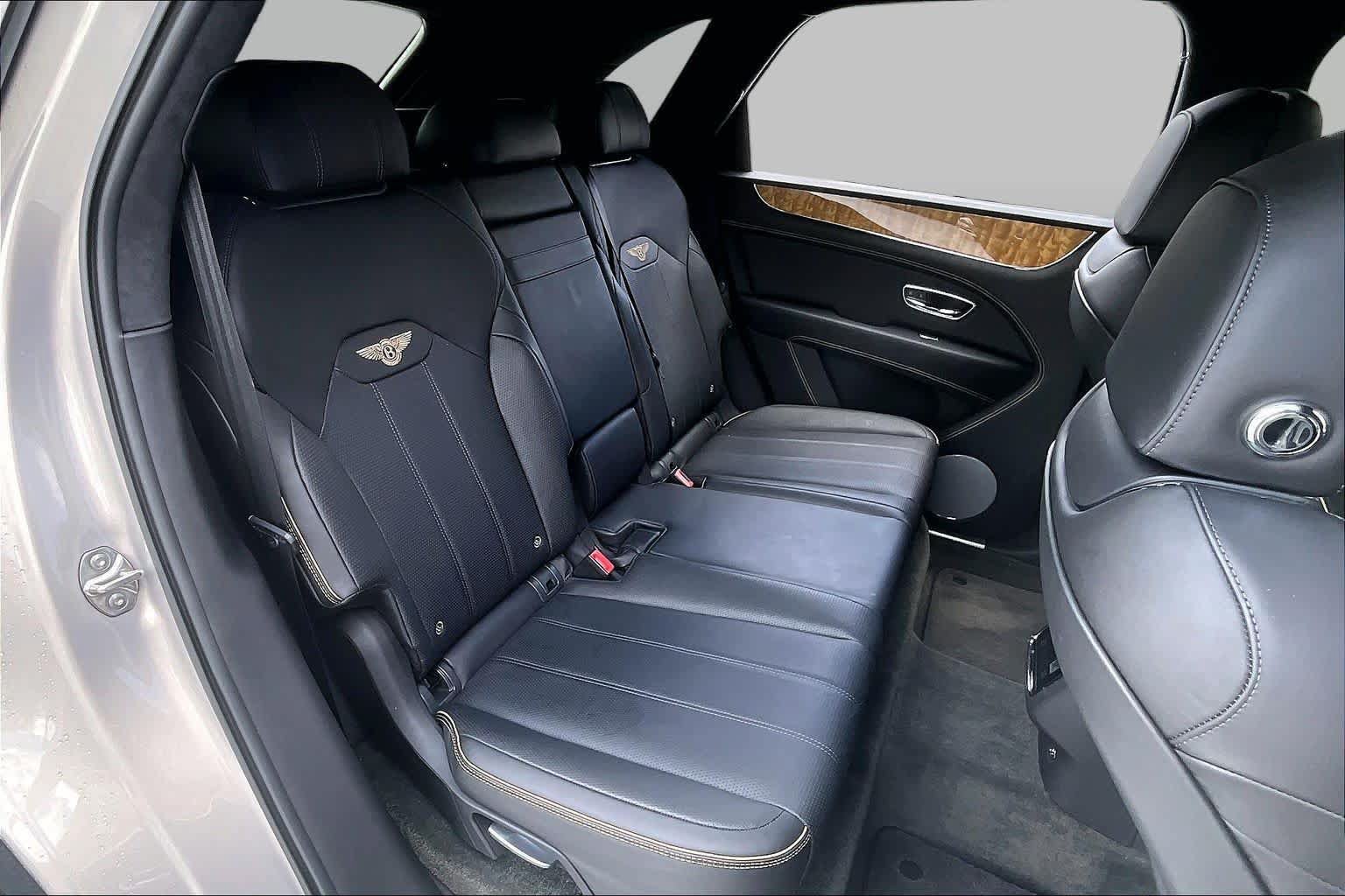 Used 2022 Bentley Bentayga AWD/4WD image 19