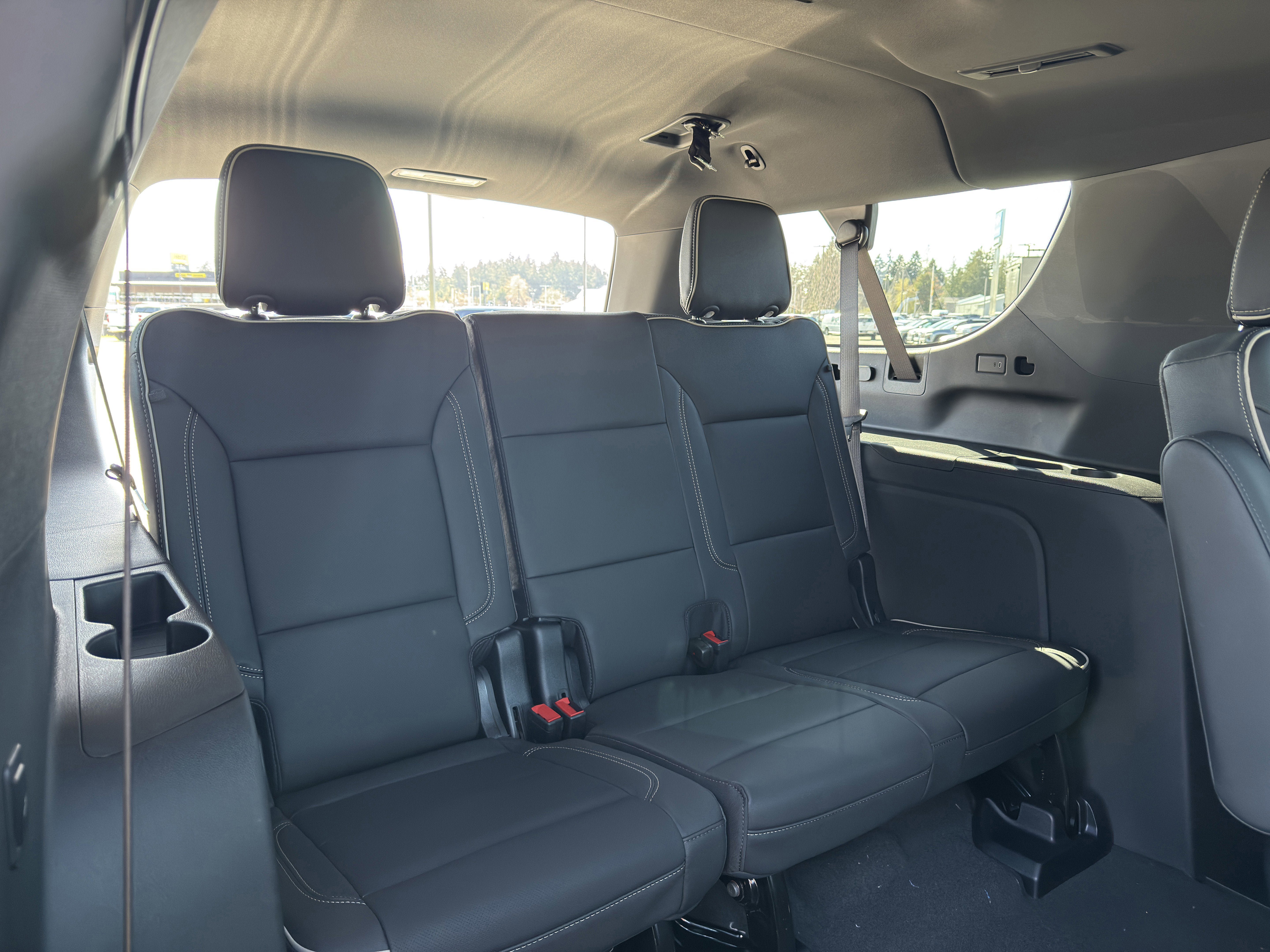 New 2026 Chevrolet Suburban Premier w/ Sun And Tow Package AWD/4WD image 27