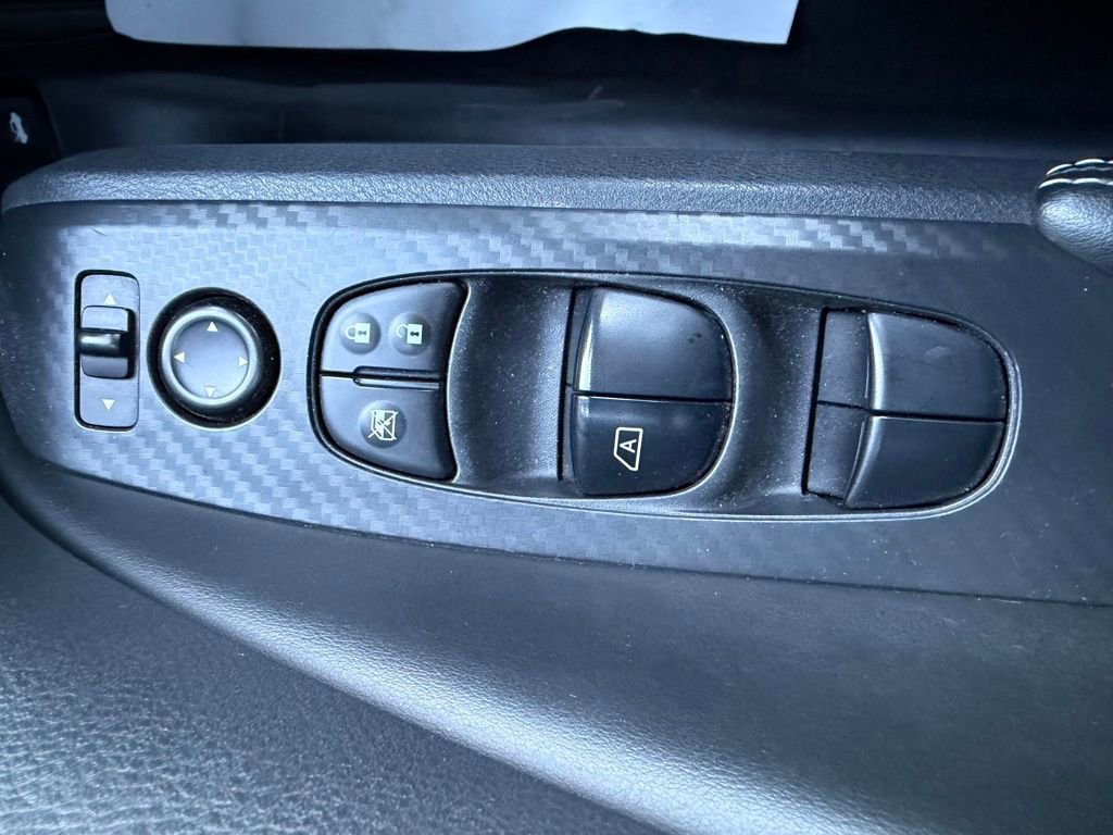 Used 2024 Nissan Altima 2.5 SV image 18