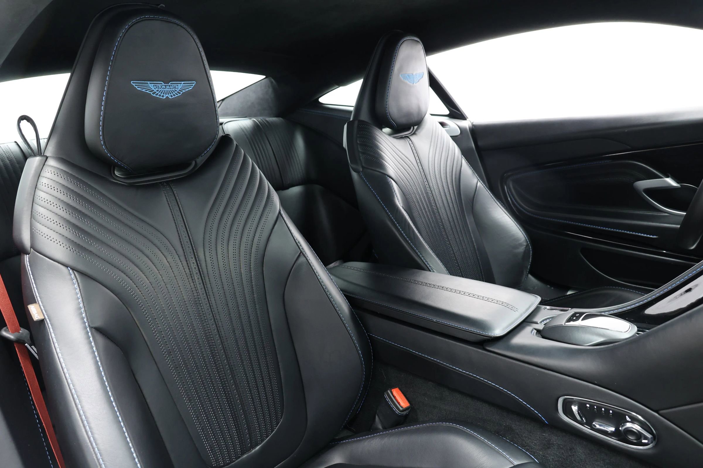 Used 2018 Aston Martin DB11 V12 image 80
